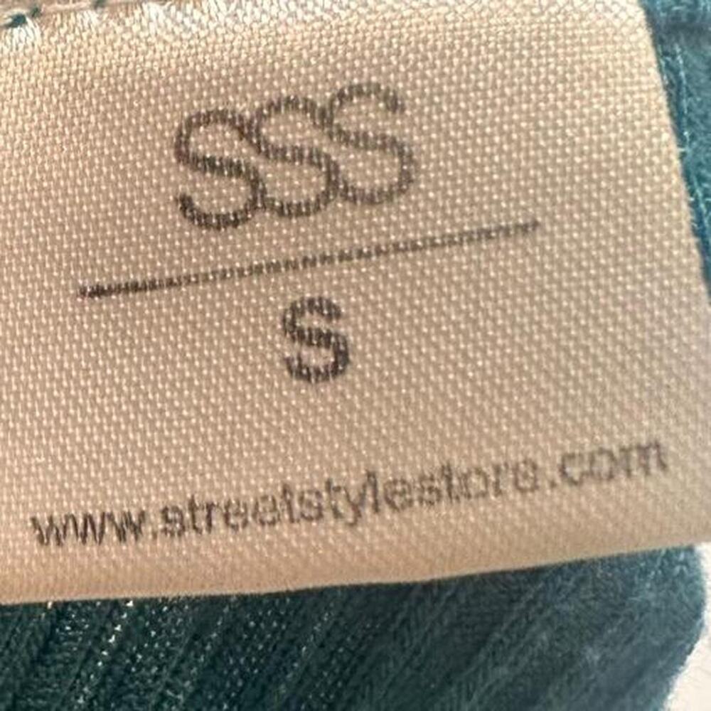 Street Style Store Size S Blue Collard Casual Button detail Open Back Cropp Top - Picture 4 of 5